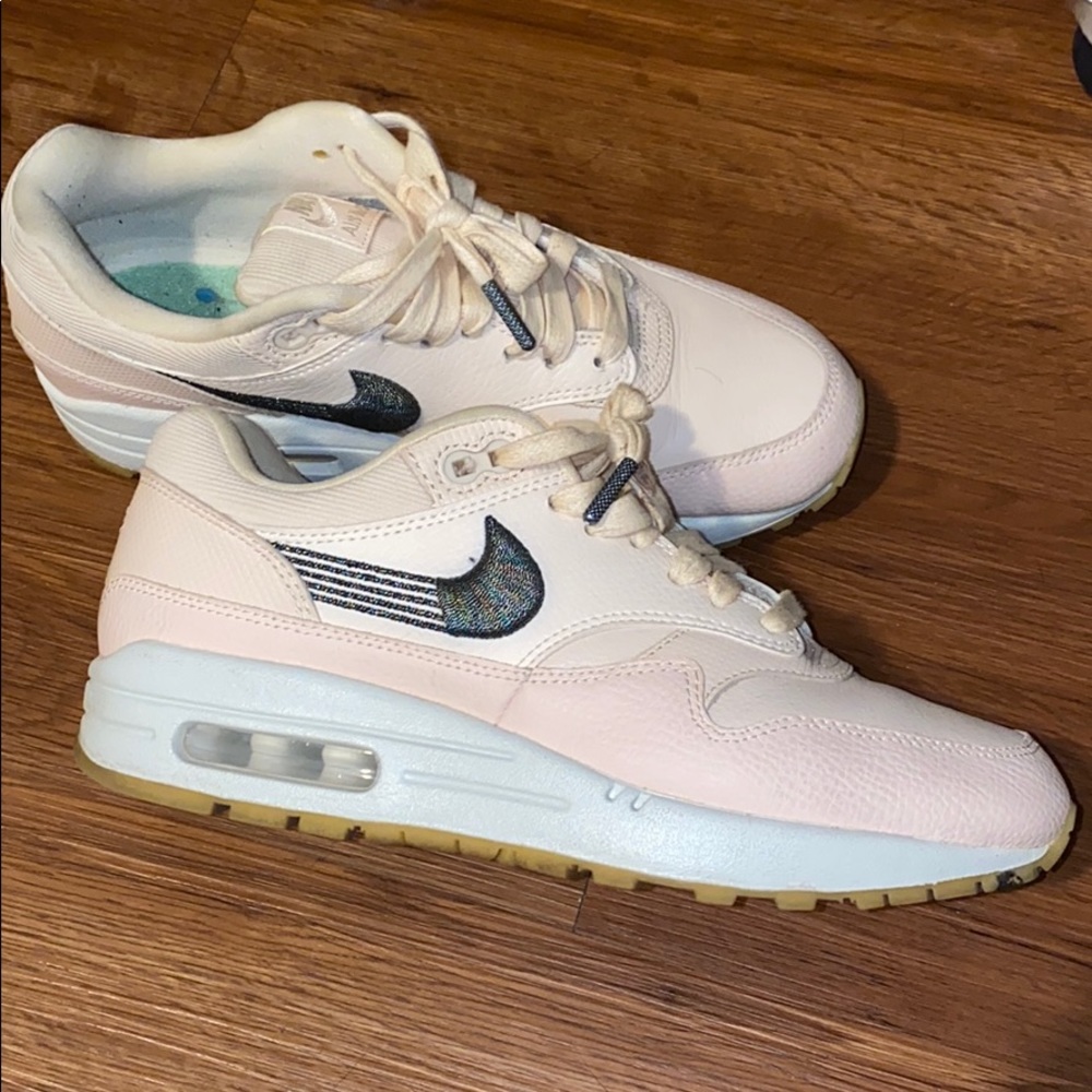 Pink Nike air max 90